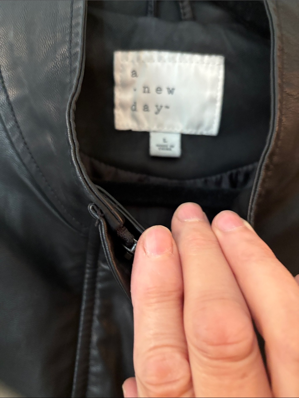 Black pleather bomber jacket - Picture 3 of 5